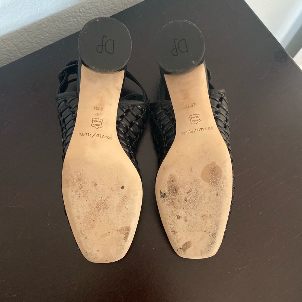 Donald Pliner Cassie Woven
Weave Leather Slingback Pump
Heels, Women's Size 8.5 - Picture 10 of 10